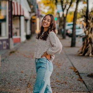 Meet your Posher, Julia